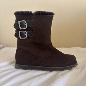 Emu Australia. Women's Size 9. Brown boots.